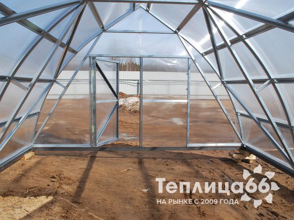 Фермер-5,0 2011 промышленная теплица каплевидной формы длиной от 4,2 м., под сотовый поликарбонат